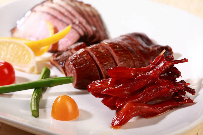 无人,横图,俯视,室内,特写,白天,烹饪,中餐,植物,餐桌,桌子,柠檬,豆,蔬菜,西红柿,小番茄,餐具,水果,切开,阴影,朦胧,模糊,新鲜,反射,碟子,盘,影子,豆类,豆子,刀豆,肉,生食,料理,食品,果实,蔬果,四季豆,鸭肉,菜肴,美食,肉类,食物,一个,白色,盘子,碟,切,中式,佳肴,有机食品,绿色食品,单个,餐台,中华料理,配菜,芸豆,剖面,肉食,酱鸭,鸭舌,切面,豆科,菜豆,二季豆,白肾豆,架豆,玉豆,去豆,小西红柿,樱桃小番茄,珍珠小番茄,益母果,柠果,樱桃番茄,圣女果,番茄,彩图,高角度拍摄,shjb1