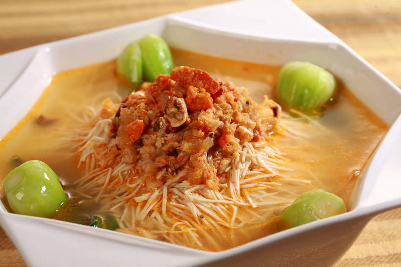 豆腐,内脏,无人,横图,俯视,室内,特写,白天,烹饪,中餐,餐桌,桌子,蔬菜,阴影,新鲜,反射,影子,陶瓷,青菜,肉,料理,食品,陶瓷制品,蟹肉,豆腐干,菜肴,美食,肉类,食物,一个,绿色,白色,容器,碗,中式,佳肴,有机食品,绿色食品,单个,餐台,中华料理,储藏,豆干,豆制品,储存,小白菜,肉食,干丝,蟹黄,不结球白菜,彩图,高角度拍摄,干子,素火腿,贮存,shjb1,蟹黄干丝