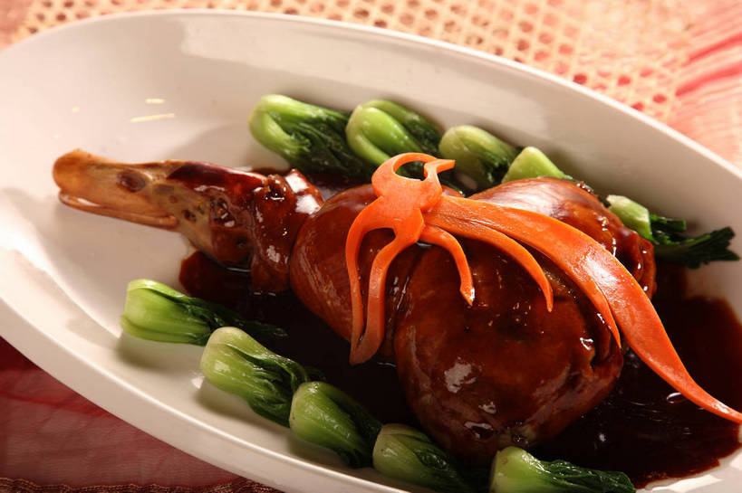 无人,横图,俯视,室内,特写,白天,烹饪,中餐,餐桌,桌子,萝卜,胡萝卜,蔬菜,一排,阴影,新鲜,整齐,并列,并排,反射,布料,影子,陶瓷,青菜,肉,料理,食品,陶瓷制品,布纹,鸭肉,菜肴,美食,肉类,桌布,食物,排列,一个,绿色,白色,餐巾,容器,台布,碗,橙色,中式,佳肴,有机食品,绿色食品,单个,餐台,中华料理,储藏,配菜,储存,队列,小白菜,黄萝卜,番萝卜,平行,肉食,酱鸭,不结球白菜,红萝卜,甘荀,餐桌布,彩图,高角度拍摄,丁香萝卜,胡芦菔金,金笋,贮存,shjb1