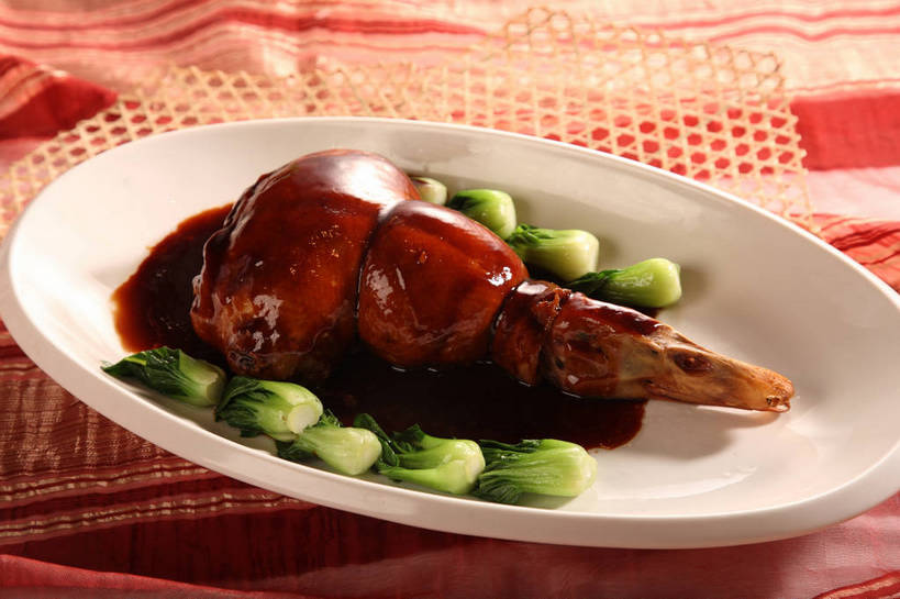 无人,横图,俯视,室内,特写,白天,烹饪,中餐,餐桌,桌子,萝卜,胡萝卜,蔬菜,一排,阴影,新鲜,整齐,并列,并排,反射,布料,影子,陶瓷,青菜,肉,料理,食品,陶瓷制品,布纹,鸭肉,菜肴,美食,肉类,桌布,食物,排列,一个,绿色,白色,餐巾,容器,台布,碗,橙色,中式,佳肴,有机食品,绿色食品,单个,餐台,中华料理,储藏,配菜,储存,队列,小白菜,黄萝卜,番萝卜,平行,肉食,酱鸭,不结球白菜,红萝卜,甘荀,餐桌布,彩图,高角度拍摄,丁香萝卜,胡芦菔金,金笋,贮存,shjb1