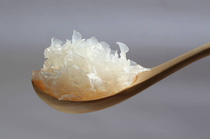 无人,横图,俯视,室内,特写,白天,蔬菜,一把,一堆,许多,堆叠,堆积,灰色背景,新鲜,木制,勺子,菌菇,食品,很多,菌类,木耳,食物,木制品,调羹,汤匙,食用菌,摄影,有机食品,绿色食品,影棚,堆,白木耳,银耳,真菌,摄影棚,雪耳,白耳,彩图,高角度拍摄,影棚拍摄,拍摄,shjb1