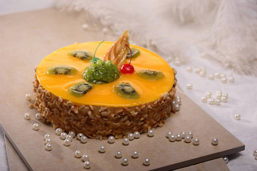 点心,无人,横图,俯视,室内,特写,白天,下午茶,幸福,纯洁,餐桌,桌子,猕猴桃,樱桃,水果,切开,阴影,朦胧,模糊,新鲜,反射,木制,影子,珍珠,生食,食品,果实,案板,水果蛋糕,砧板,食物,糕点,一个,黄色,红色,绿色,木制品,切,健康,有机食品,绿色食品,单个,餐台,贵重,珍贵,富有,剖面,切面,宝贵,有机宝石,樱珠,莺桃,英桃,楔桃,奇异果,牛桃,猕猴梨,荆桃,彩图,高角度拍摄,白珍珠,蛋糕,shjb1