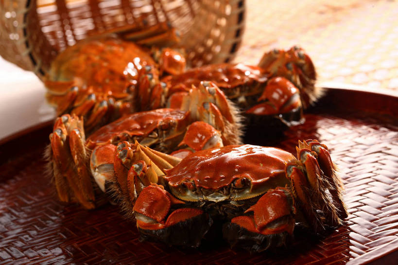 蟹,无人,交叉,横图,俯视,室内,特写,白天,烹饪,中餐,餐桌,桌子,竹子,阴影,竹制,朦胧,模糊,编织,反射,螃蟹,篮子,影子,料理,食品,菜肴,美食,食物,一个,红色,竹篮,中式,佳肴,单个,餐台,中华料理,竹条,交织,竹制品,清蒸,穿插,甲壳动物,彩图,高角度拍摄,清蒸菜,清蒸蟹,shjb1