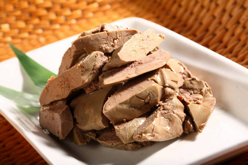 内脏,肝脏,无人,交叉,横图,俯视,室内,特写,白天,烹饪,西餐,餐桌,桌子,竹子,餐具,叶子,切开,阴影,竹制,编织,反射,碟子,盘,影子,料理,食品,绿叶,菜肴,美食,食物,一个,白色,盘子,碟,切,嫩叶,西式,佳肴,单个,餐台,竹条,交织,配菜,竹制品,剖面,切面,穿插,鹅肝,肝,叶,叶片,彩图,高角度拍摄,鹅肥肝,法国菜,shjb1