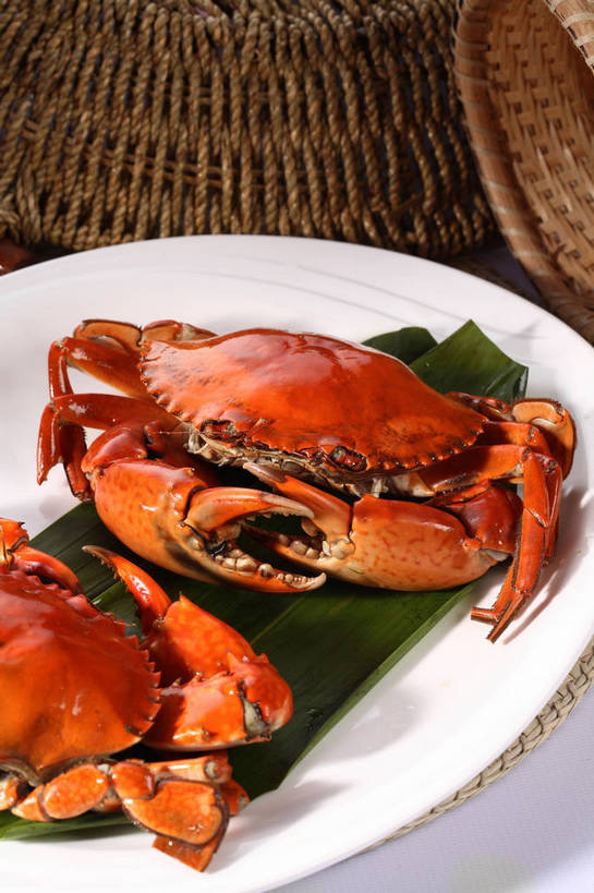 蟹,无人,交叉,竖图,俯视,室内,特写,白天,烹饪,中餐,餐桌,桌子,竹子,餐具,叶子,阴影,竹制,编织,反射,螃蟹,碟子,盘,影子,竹篓,粽叶,料理,食品,绿叶,菜肴,美食,食物,一个,红色,白色,盘子,容器,碟,两只,中式,嫩叶,佳肴,单个,餐台,中华料理,储藏,竹条,交织,竹制品,储存,清蒸,箬叶,芦苇叶,穿插,甲壳动物,叶,叶片,彩图,高角度拍摄,贮存,清蒸菜,清蒸蟹,shjb1