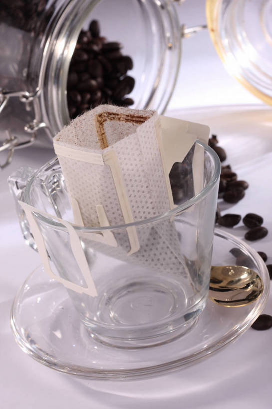 咖啡,无人,竖图,俯视,室内,特写,白天,实验,植物,餐桌,桌子,豆,杯子,餐具,玻璃,金属制品,一把,一堆,许多,阴影,堆叠,堆积,研究,反射,分离,分析,化学,金属,碟子,滤纸,盘,影子,纸,勺子,豆类,豆子,咖啡杯,纸张,很多,过滤,玻璃制品,三个,黑色,盘子,玻璃瓶,瓶子,水杯,调羹,碟,汤匙,咖啡豆,餐台,堆,净化,广口瓶,豆科,试验耗材,实验用品,咖啡因,玻璃杯,彩图,高角度拍摄,shjb1