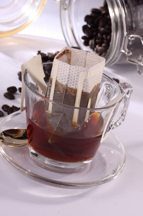 咖啡,无人,竖图,俯视,室内,特写,白天,幸福,植物,餐桌,桌子,豆,玻璃,一堆,许多,阴影,堆叠,堆积,反射,分离,罐子,滤纸,影子,纸,勺子,豆类,豆子,纸张,很多,过滤,娱乐,玻璃制品,饮料,玻璃瓶,瓶子,调羹,汤匙,咖啡豆,享受,休闲,温馨,放松,乐趣,摄影,影棚,餐台,堆,提神,舒适,净化,摄影棚,醒脑,豆科,软饮料,咖啡因,彩图,高角度拍摄,影棚拍摄,拍摄,shjb1