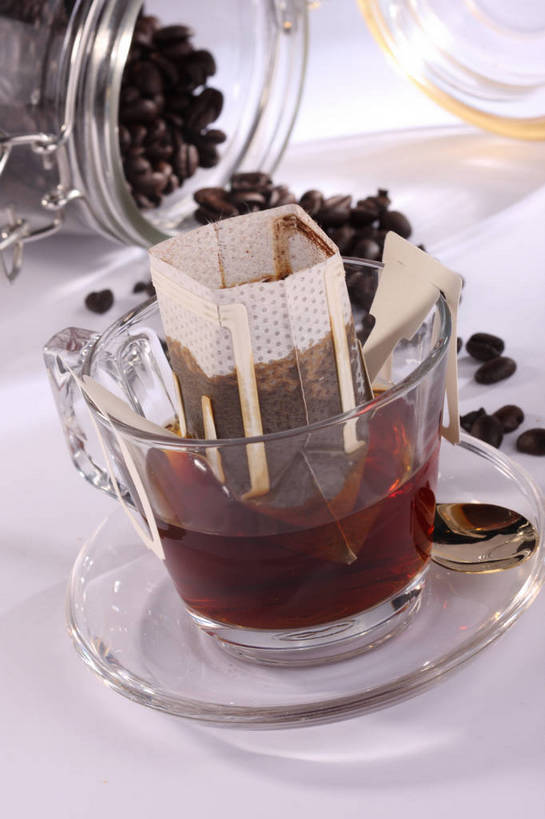 咖啡,无人,竖图,俯视,室内,特写,白天,幸福,植物,餐桌,桌子,豆,玻璃,一堆,许多,阴影,堆叠,堆积,反射,分离,罐子,滤纸,影子,纸,勺子,豆类,豆子,纸张,很多,过滤,娱乐,玻璃制品,饮料,玻璃瓶,瓶子,调羹,汤匙,咖啡豆,享受,休闲,温馨,放松,乐趣,摄影,影棚,餐台,堆,提神,舒适,净化,摄影棚,醒脑,豆科,软饮料,咖啡因,彩图,高角度拍摄,影棚拍摄,拍摄,shjb1