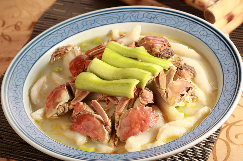 点心,蟹,无人,横图,俯视,室内,特写,白天,烹饪,中餐,餐桌,桌子,黄瓜,蔬菜,餐具,新鲜,螃蟹,布料,碟子,盘,陶瓷,汤,料理,食品,年糕,甜点,陶瓷制品,布纹,菜肴,美食,桌布,食物,糕点,一个,盘子,餐巾,碟,台布,甜食,中式,佳肴,有机食品,绿色食品,单个,餐台,中华料理,毛蟹,河蟹,甲壳动物,中华绒螯蟹,青瓜,胡瓜,餐桌布,彩图,高角度拍摄,年年糕,shjb1