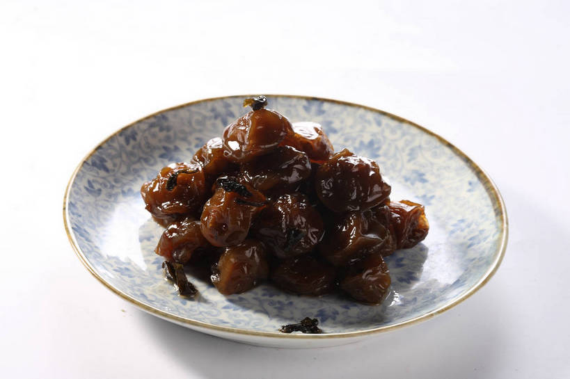 点心,无人,横图,俯视,室内,特写,白天,白色背景,餐桌,桌子,餐具,一堆,许多,阴影,堆叠,堆积,反射,碟子,盘,影子,陶瓷,食品,陶瓷制品,话梅,很多,食物,一个,盘子,碟,零食,摄影,影棚,单个,餐台,堆,摄影棚,梅子,彩图,高角度拍摄,影棚拍摄,拍摄,黄梅,shjb1