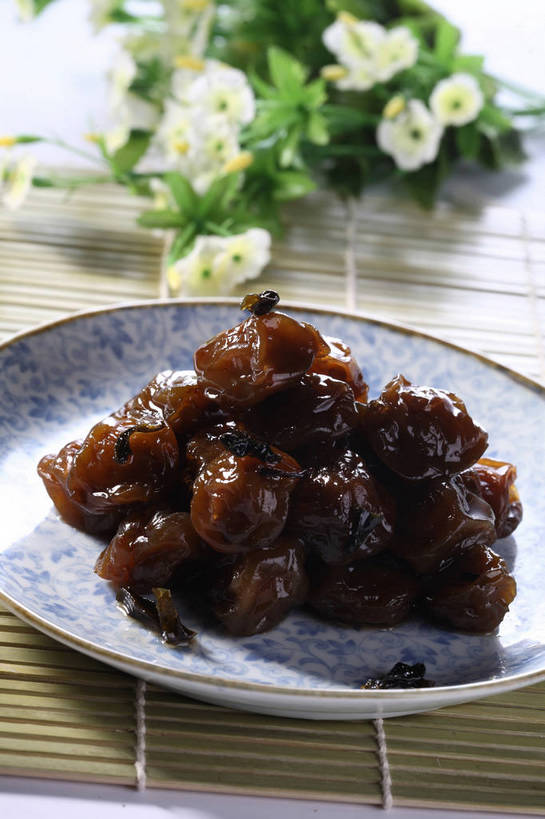 点心,无人,竖图,俯视,室内,特写,白天,餐桌,桌子,餐具,一堆,许多,阴影,堆叠,堆积,竹制,装饰,盛开,反射,碟子,盘,影子,陶瓷,食品,陶瓷制品,话梅,很多,花蕾,花,花瓣,花朵,鲜花,食物,一个,盘子,垫子,碟,零食,花苞,花蕊,单个,餐台,堆,华丽,修饰,点缀,竹制品,梅子,衬托,美观,雅致,雅观,彩图,高角度拍摄,黄梅,shjb1