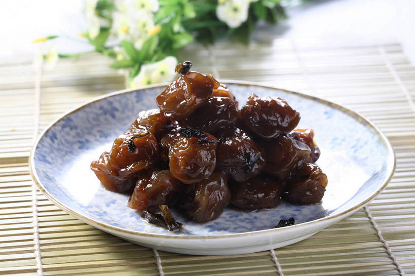 点心,无人,横图,俯视,室内,特写,白天,餐桌,桌子,餐具,一堆,许多,阴影,堆叠,堆积,竹制,装饰,盛开,反射,碟子,盘,影子,陶瓷,食品,陶瓷制品,话梅,很多,花蕾,花,花瓣,花朵,鲜花,食物,一个,盘子,垫子,碟,零食,花苞,花蕊,单个,餐台,堆,华丽,修饰,点缀,竹制品,梅子,衬托,美观,雅致,雅观,彩图,高角度拍摄,黄梅,shjb1