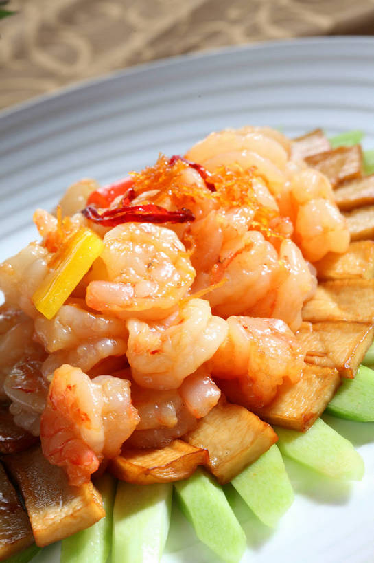 豆腐,无人,竖图,俯视,室内,特写,白天,烹饪,中餐,餐桌,桌子,芹菜,蔬菜,餐具,一堆,许多,堆叠,堆积,新鲜,布料,碟子,盘,陶瓷,莴苣,莴笋,肉,虾仁,料理,食品,陶瓷制品,很多,布纹,豆腐干,菜肴,美食,肉类,桌布,食物,一个,白色,盘子,餐巾,碟,台布,中式,佳肴,有机食品,绿色食品,单个,餐台,中华料理,豆干,堆,虾肉,豆制品,肉食,香笋,千金菜,本帮菜,沪菜,上海菜,餐桌布,彩图,高角度拍摄,干子,素火腿,shjb1,炒虾仁