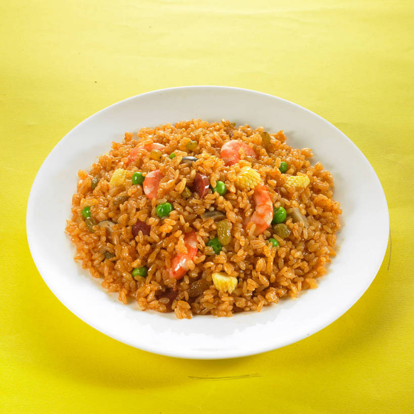 海鲜,米饭,无人,横图,俯视,室内,特写,白天,烹饪,中餐,玉米,植物,餐桌,桌子,萝卜,胡萝卜,蔬菜,餐具,一堆,许多,阴影,堆叠,堆积,黄色背景,新鲜,反射,棒子,碟子,盘,影子,陶瓷,豆类,豆子,玉蜀黍,豌豆,炒饭,蛋,调料,鸡蛋,虾,料理,食品,陶瓷制品,饭,调味品,很多,调味料,酱油,水产,荷兰豆,菜肴,美食,海洋生物,食物,一个,白色,盘子,碟,中式,摄影,佳肴,有机食品,绿色食品,影棚,对虾,单个,餐台,中华料理,堆,苞米,五谷,摄影棚,水生动物,海产品,苞芦,黄萝卜,番萝卜,水生物,雪豆,海底动物,豆科,苞谷,寒豆,毕豆,麻累,国豆,小寒豆,麦豌豆,包谷,大蜀黍,番麦,薏米包,玉高粱,玉麦,珍珠米,卵,豉油,红萝卜,甘荀,彩图,高角度拍摄,影棚拍摄,拍摄,鲜虾炒饭,丁香萝卜,胡芦菔金,金笋,鸡卵,鸡子,shjb1