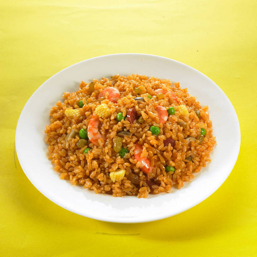 海鲜,米饭,无人,横图,俯视,室内,特写,白天,烹饪,中餐,玉米,植物,餐桌,桌子,萝卜,胡萝卜,蔬菜,餐具,一堆,许多,阴影,堆叠,堆积,黄色背景,新鲜,反射,棒子,碟子,盘,影子,陶瓷,豆类,豆子,玉蜀黍,豌豆,炒饭,蛋,调料,鸡蛋,虾,料理,食品,陶瓷制品,饭,调味品,很多,调味料,酱油,水产,荷兰豆,菜肴,美食,海洋生物,食物,一个,白色,盘子,碟,中式,摄影,佳肴,有机食品,绿色食品,影棚,对虾,单个,餐台,中华料理,堆,苞米,五谷,摄影棚,水生动物,海产品,苞芦,黄萝卜,番萝卜,水生物,雪豆,海底动物,豆科,苞谷,寒豆,毕豆,麻累,国豆,小寒豆,麦豌豆,包谷,大蜀黍,番麦,薏米包,玉高粱,玉麦,珍珠米,卵,豉油,红萝卜,甘荀,彩图,高角度拍摄,影棚拍摄,拍摄,鲜虾炒饭,丁香萝卜,胡芦菔金,金笋,鸡卵,鸡子,shjb1