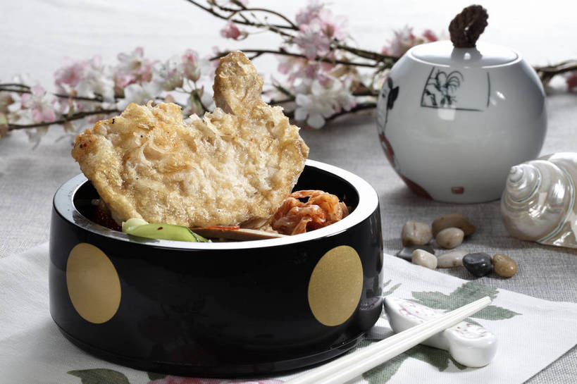 无人,横图,俯视,室内,特写,白天,烹饪,幸福,纯洁,石头,餐桌,筷子,桌子,樱花,蔬菜,餐具,一双,竹制,新鲜,装饰,盛开,木制,布料,石子,青菜,鸡肉,肉,油炸,料理,食品,枝条,筷架,花蕾,布纹,筷枕,文化,传统,菜肴,美食,肉类,桌布,花,花瓣,花朵,鲜花,树枝,食物,粉色,餐巾,木制品,容器,垫子,台布,碗,花苞,花蕊,鹅卵石,佳肴,有机食品,绿色食品,餐台,等待,储藏,礼节,华丽,修饰,筷子架,点缀,竹制品,生命,储存,鸡排,小白菜,礼仪,肉食,按摩石,衬托,美观,雅致,雅观,仙樱花,福岛樱,青肤樱,高尚,热烈,不结球白菜,虬枝,枝杈,进餐用具,石块,荆桃,餐桌布,彩图,高角度拍摄,贮存,炸鸡排,shjb1