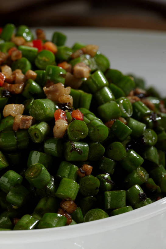 无人,竖图,俯视,室内,特写,白天,烹饪,中餐,植物,餐桌,桌子,豆,蔬菜,一堆,许多,堆叠,堆积,新鲜,陶瓷,豆类,豆子,炒菜,调味,肉,香料,佐料,料理,食品,陶瓷制品,很多,猪肉,小炒肉,菜肴,美食,肉类,食物,一个,白色,容器,碗,中式,佳肴,有机食品,绿色食品,单个,餐台,中华料理,储藏,堆,配料,储存,五花肉,川菜,肉食,豆科,豚肉,作料,四川菜,肋条肉,三层肉,彩图,高角度拍摄,贮存,shjb1