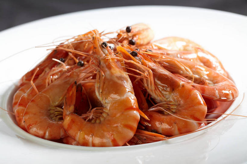 海鲜,无人,横图,俯视,室内,特写,白天,烹饪,中餐,餐桌,桌子,一堆,许多,堆叠,堆积,环绕,围绕,陶瓷,虾,料理,食品,陶瓷制品,很多,环抱,水产,菜肴,美食,海洋生物,食物,一个,白色,容器,碗,中式,佳肴,单个,餐台,中华料理,储藏,堆,储存,水生动物,海产品,水生物,海底动物,萦绕,彩图,高角度拍摄,贮存,shjb1,盐水虾