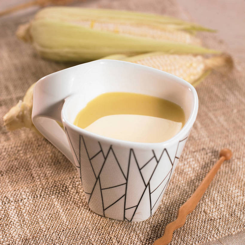 无人,横图,俯视,室内,特写,白天,玉米,餐桌,桌子,蔬菜,杯子,阴影,朦胧,模糊,新鲜,反射,木制,棒子,布料,影子,陶瓷,玉蜀黍,食品,陶瓷制品,饮品,一杯,布纹,蔬菜汁,桌布,食物,饮料,两个,一个,餐巾,马克杯,木制品,水杯,台布,搅拌棒,有机食品,绿色食品,单个,餐台,苞米,可口,苞芦,苞谷,包谷,大蜀黍,番麦,薏米包,玉高粱,玉麦,珍珠米,适口,搅棒,餐桌布,彩图,高角度拍摄,玉米汁,shjb1