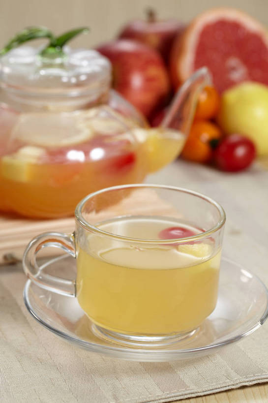 无人,竖图,俯视,室内,特写,白天,幸福,餐桌,茶,桌子,苹果,柠檬,蔬菜,西红柿,小番茄,杯子,餐具,水果,玻璃,朦胧,模糊,新鲜,布料,碟子,壶,盘,生食,茶叶,食品,果实,布纹,娱乐,蔬果,玻璃制品,水壶,桌布,食物,黄色,红色,盘子,餐巾,茶壶,容器,水杯,碟,台布,享受,休闲,温馨,放松,乐趣,有机食品,绿色食品,餐台,提神,舒适,甜橙,醒脑,血橙,水果茶,果茶,小西红柿,樱桃小番茄,珍珠小番茄,茶杯,益母果,柠果,橙子,橙,樱桃番茄,圣女果,番茄,餐桌布,彩图,高角度拍摄,鹄壳,黄橙,黄果,金橙,金环,金球,糖橙,红橙,shjb1