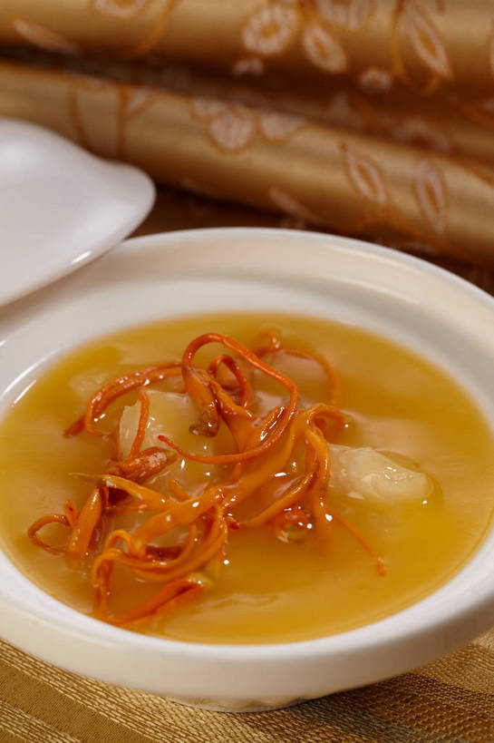 无人,竖图,俯视,室内,特写,白天,烹饪,中餐,植物,餐桌,桌子,许多,盖子,陶瓷,浓汤,汤,料理,食品,草药,药草,陶瓷制品,很多,羹,菜肴,美食,中药,食物,一个,白色,容器,碗,橙色,中式,佳肴,单个,餐台,中华料理,储藏,储存,药材,中草药,中药材,本草,虫草,彩图,高角度拍摄,贮存,虫草菌,虫草花,shjb1