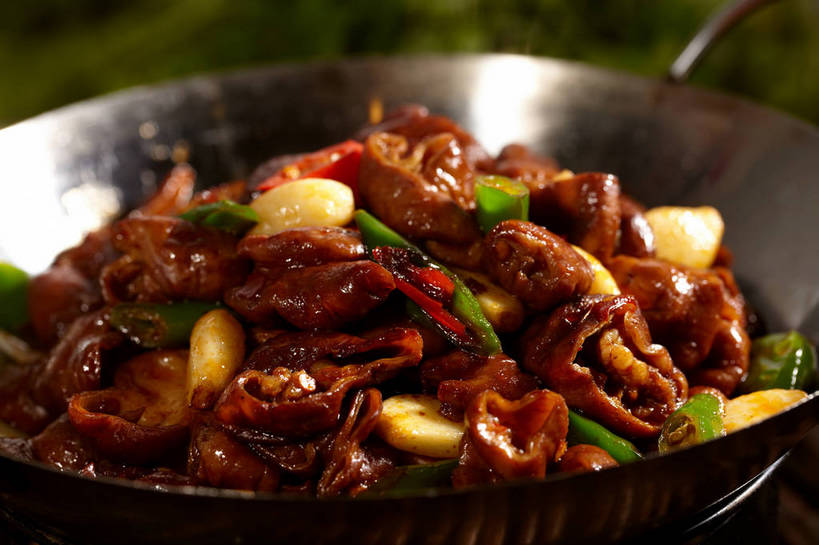 内脏,肠,无人,横图,俯视,室内,特写,白天,烹饪,中餐,辣椒,蔬菜,蒜,新鲜,陶瓷,料理,食品,陶瓷制品,蒜头,猪大肠,菜肴,美食,食物,一个,红色,绿色,白色,容器,碗,中式,佳肴,有机食品,绿色食品,单个,中华料理,储藏,储存,肠子,辣角,红海椒,大椒,辣虎,广椒,胡蒜,辣子,红辣椒,海椒,番椒,大蒜,彩图,高角度拍摄,猪肠,贮存,shjb1,麻辣肥肠煲