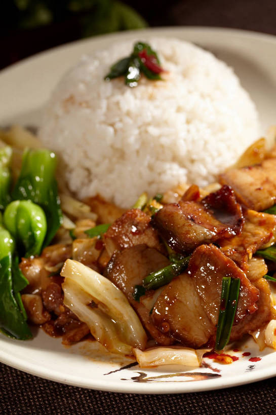 米饭,无人,竖图,俯视,室内,特写,白天,烹饪,中餐,餐桌,桌子,蔬菜,蒜,餐具,朦胧,模糊,新鲜,碟子,盘,大白菜,青菜,肉,料理,食品,饭,蒜头,白菜,菜肴,美食,肉类,食物,排列,一个,盘子,碟,中式,佳肴,有机食品,绿色食品,单个,餐台,中华料理,五谷,小白菜,肉食,盖浇饭,结球白菜,摆列,不结球白菜,胡蒜,胶菜,大蒜,彩图,高角度拍摄,黄芽白,布列,分列,shjb1