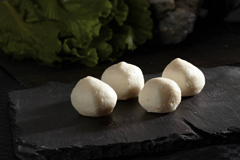 无人,横图,俯视,室内,特写,白天,烹饪,中餐,餐桌,桌子,蔬菜,叶子,阴影,新鲜,反射,影子,肉,鱼肉,料理,食品,绿叶,丸子,火锅,菜肴,美食,肉类,肉丸,鱼丸,食物,排列,绿色,白色,四个,中式,嫩叶,佳肴,有机食品,绿色食品,餐台,中华料理,肉食,摆列,叶,叶片,彩图,高角度拍摄,布列,分列,shjb1