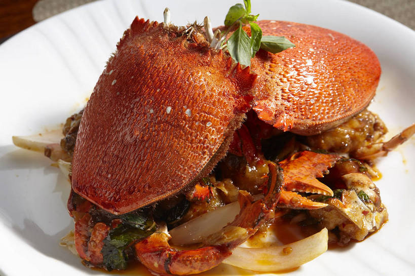 蟹,无人,横图,俯视,室内,特写,白天,烹饪,中餐,蔬菜,洋葱,餐具,新鲜,螃蟹,碟子,盘,香菜,调料,酱料,酱汁,佐料,料理,食品,调味品,调味料,酱,菜肴,美食,食物,一个,白色,盘子,碟,中式,佳肴,有机食品,绿色食品,单个,中华料理,玉葱,川菜,青蟹,胡菜,香荽,原荽,园荽,芫荽,胡荽,莞荽,芫茜,芫蓿,莚葛草,莚荽菜,甲壳动物,四川菜,荷兰葱,圆葱,洋葱头,球葱,葱头,彩图,高角度拍摄,香辣蟹,肉蟹,shjb1