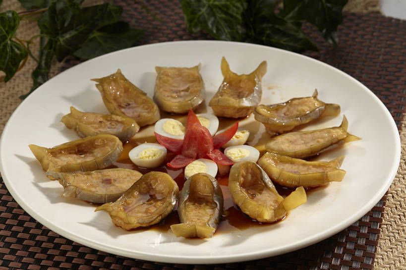 无人,横图,俯视,室内,特写,白天,烹饪,中餐,餐桌,桌子,黄瓜,蔬菜,西红柿,小番茄,餐具,许多,切开,新鲜,环绕,围绕,碟子,盘,蛋,调料,酱料,酱汁,佐料,料理,食品,鹌鹑蛋,调味品,很多,调味料,酱菜,环抱,酱,菜肴,美食,食物,排列,一个,盘子,碟,切,中式,佳肴,有机食品,绿色食品,单个,餐台,中华料理,发酵,剖面,切面,酱瓜,卵,鹌鹑卵,鹑鸟蛋,摆列,萦绕,小西红柿,樱桃小番茄,珍珠小番茄,樱桃番茄,圣女果,青瓜,胡瓜,番茄,彩图,高角度拍摄,布列,分列,shjb1