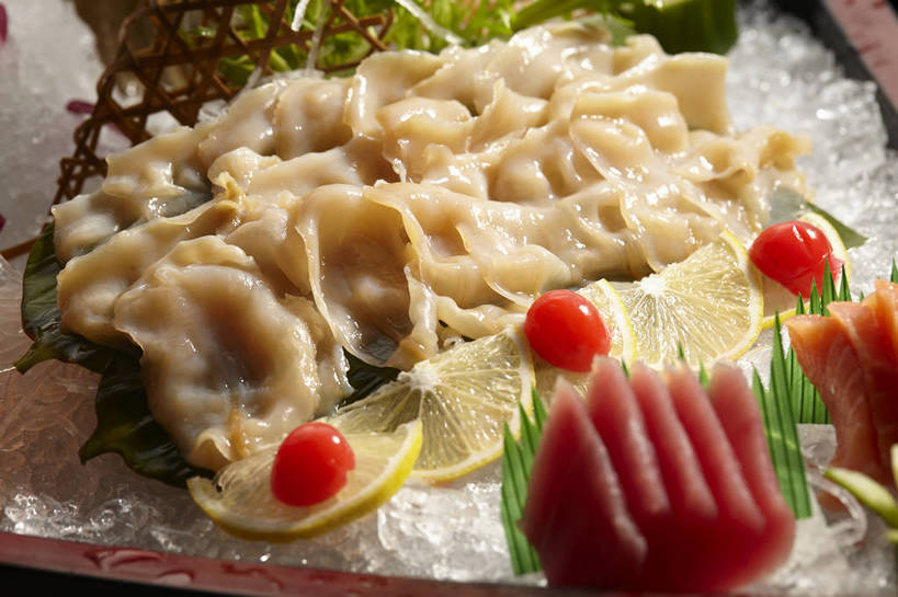 海鲜,无人,横图,俯视,室内,特写,白天,烹饪,柠檬,蔬菜,西红柿,小番茄,餐具,水果,叶子,一排,切开,朦胧,模糊,新鲜,整齐,碟子,盘,冰,肉,生食,日本料理,冰块,料理,食品,果实,绿叶,蔬果,冷冻,水产,菜肴,美食,肉类,海洋生物,食物,排列,一个,黄色,红色,盘子,碟,日式料理,切,日式,嫩叶,寒冷,佳肴,有机食品,绿色食品,冷藏,单个,冰冷,队列,水生动物,海产品,水生物,剖面,肉食,海底动物,北极贝,切面,保鲜,小西红柿,樱桃小番茄,珍珠小番茄,叶,叶片,益母果,柠果,樱桃番茄,圣女果,番茄,彩图,高角度拍摄,shjb1