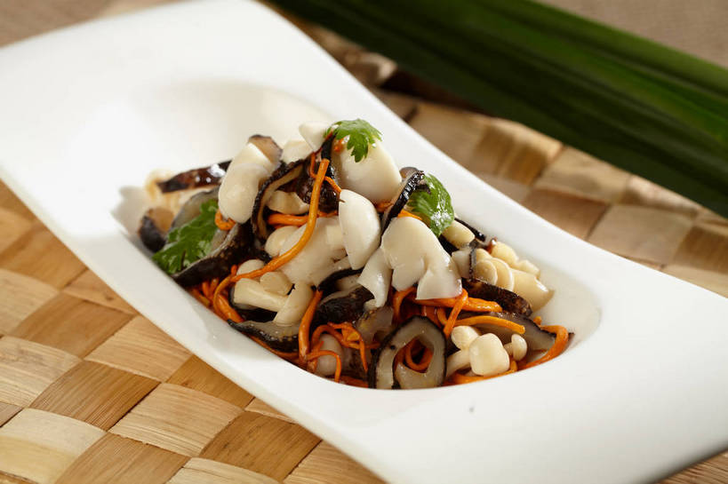 无人,横图,俯视,室内,特写,白天,烹饪,中餐,植物,餐桌,桌子,蔬菜,餐具,一堆,许多,堆叠,堆积,新鲜,碟子,盘,菌菇,香菜,香菇,炒菜,料理,食品,草药,药草,很多,菌类,平菇,菜肴,美食,中药,食物,一个,绿色,盘子,碟,橙色,中式,食用菌,佳肴,有机食品,绿色食品,单个,餐台,中华料理,堆,真菌,药材,中草药,胡菜,香荽,原荽,园荽,芫荽,中药材,本草,姬菇,胡荽,莞荽,芫茜,芫蓿,莚葛草,莚荽菜,糙皮侧耳,侧耳,黑牡丹菇,椎茸,虫草,彩图,高角度拍摄,平庄菇,香菌,香蕈,虫草菌,虫草花,shjb1