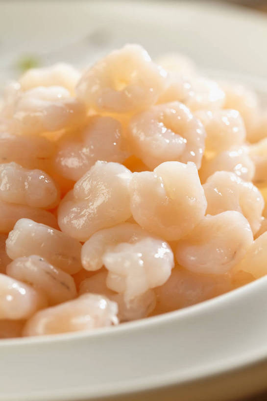 海鲜,无人,竖图,俯视,室内,特写,白天,烹饪,中餐,一堆,许多,堆叠,堆积,朦胧,模糊,陶瓷,肉,虾,虾仁,料理,食品,陶瓷制品,很多,水产,菜肴,美食,肉类,海洋生物,食物,一个,白色,容器,碗,橙色,中式,佳肴,对虾,单个,中华料理,储藏,堆,虾肉,储存,水生动物,海产品,水生物,肉食,海底动物,本帮菜,沪菜,上海菜,彩图,高角度拍摄,贮存,清炒虾仁,shjb1