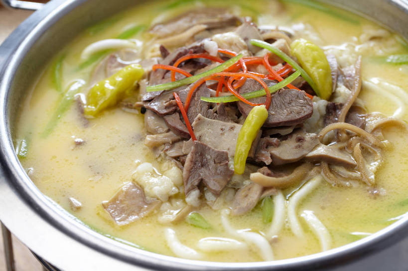 面食,面条,无人,横图,俯视,室内,特写,白天,烹饪,萝卜,胡萝卜,辣椒,蔬菜,一堆,许多,堆叠,堆积,新鲜,调料,面,肉,料理,食品,调味品,很多,调味料,菜肴,美食,肉类,食物,一个,红色,绿色,容器,碗,佳肴,有机食品,绿色食品,单个,泡椒,储藏,堆,储存,汤面,黄萝卜,番萝卜,肉食,辣角,红海椒,大椒,辣虎,广椒,辣子,红萝卜,红辣椒,海椒,甘荀,番椒,彩图,高角度拍摄,丁香萝卜,胡芦菔金,金笋,贮存,鱼辣子,shjb1