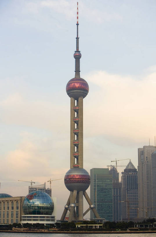 竖图,彩色,室外,白天,旅游,度假,美景,天际线,城市风光,城市,建筑,上海,中国,繁华,景观,娱乐,现代,东方明珠,黄浦江,浦东,建筑物,享受,休闲,景色,放松,摄影,经济,发展,东方明珠电视塔,繁荣,发达,金融区,河,彩图,旅行,bj174