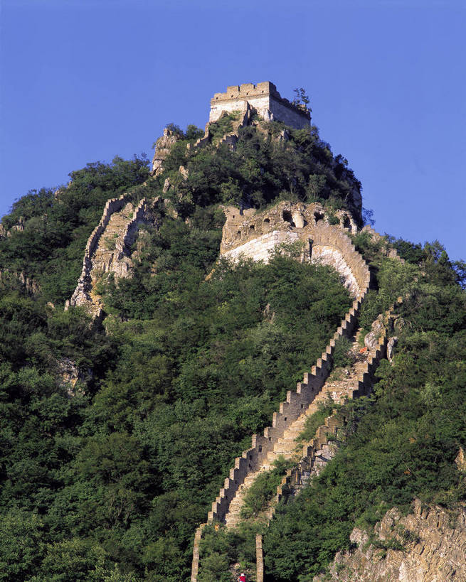 竖图,彩色,室外,白天,旅游,度假,名胜古迹,山,标志建筑,地标,建筑,北京,长城,中国,亚洲,游人,风俗,遗迹,砖,文化遗产,古迹,历史,文物,娱乐,建设,传统,城墙,古建筑,享受,休闲,旅游胜地,放松,精神,竖,摄影,古代建筑,矗立,象征,美好,耸立,感受,古文明,东亚,中华人民共和国,威严,挺立,奇迹,伟大,古代文明,制度,特征,彩图,旅行,bj174