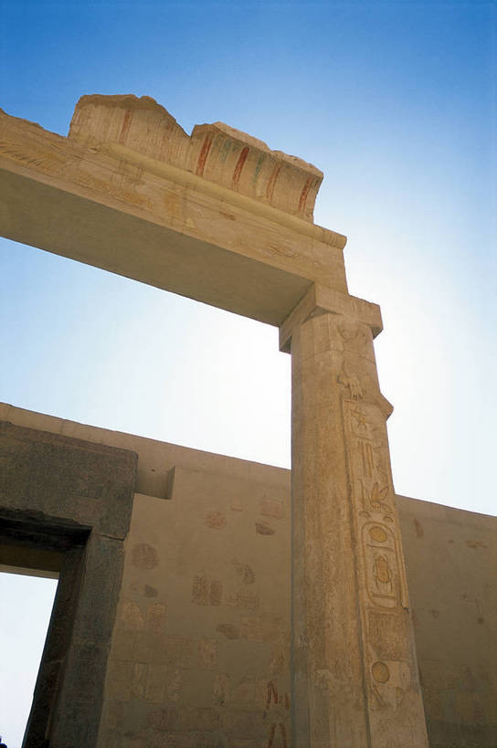 寺庙,竖图,彩色,室外,白天,旅游,度假,名胜古迹,标志建筑,城市,地标,建筑,非洲,埃及,清澈,遗迹,文化遗产,神庙,古迹,文化,文物,娱乐,建设,古建筑,石柱,蓝色,天空,天,享受,休闲,旅游胜地,放松,竖,摄影,古代建筑,神殿,矗立,文明,耸立,古文明,北非,首府,卢克索,阿拉伯埃及共和国,金字塔之国,棉花之国,挺立,阿非利加洲,卢克索省,奇迹,古埃及文明,古代文明,明澈,清彻,清亮,哈采普苏特神庙,哈特舍普苏特神庙,哈特谢普苏特神殿,哈特谢普苏特神庙,哈谢普苏神殿,哈谢普苏神庙,哈兹海普苏特女王殿,海普苏特神殿,海普苏特神庙,海普苏特王后神庙,赫雀瑟神庙,女王神殿,女王神庙,普苏特神殿,普苏特神庙,彩图,旅行,庙,埃及卢克索,bj174