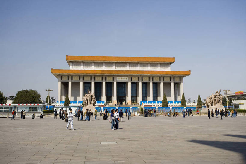 横图,彩色,室外,白天,旅游,城市,建筑,指示牌,北京,天安门广场,中国,亚洲,标志,纪念碑,历史,标识,建筑物,摄影,纪念,政治,东亚,发展,中华人民共和国,毛主席纪念堂,发达,共产主义,毛泽东纪念堂,彩图,旅行,bj174