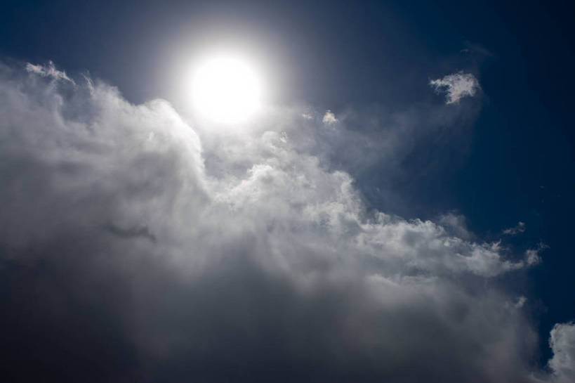 横图,彩色,室外,白天,静物,云,蓝色,白色,白云,天空,自然,摄影,蓝,简单,纯朴,彩图,bj174