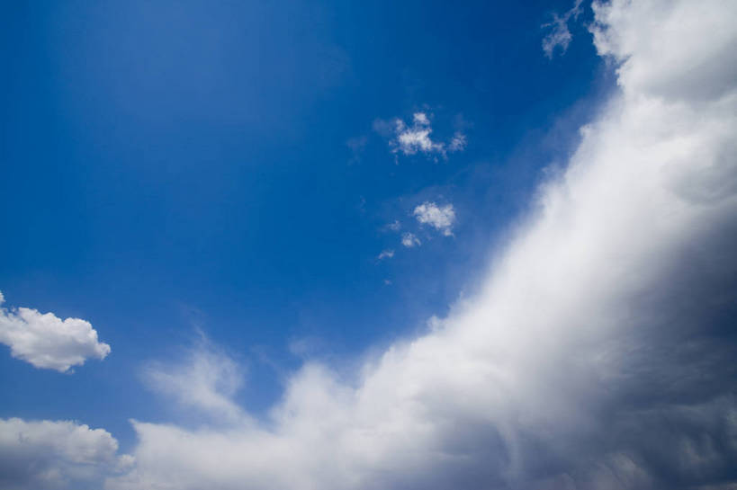 横图,彩色,室外,白天,静物,云,蓝色,白色,白云,天空,自然,摄影,蓝,简单,纯朴,彩图,bj174