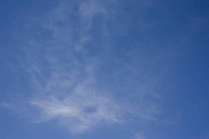 横图,彩色,室外,白天,静物,云,蓝色,白色,白云,天空,自然,摄影,蓝,简单,纯朴,彩图,bj174