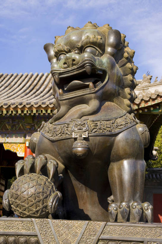 颐和园,竖图,彩色,室外,白天,背景,旅游,建筑,狮子,雕塑,北京,中国,亚洲,入口,清澈,神话,龙,雕刻,雕像,塑像,文化遗产,首都,历史,建筑物,古代,天空,休闲,竖,摄影,活动,严肃,明亮,权威,铜,文明,中国文化,狮,奖章,东亚,万寿山,首府,青铜,中华人民共和国,权力,威严,权势,古远,空闲,明澈,清彻,清亮,纪念章,势力,尊严,彩图,旅行,传统文化,bj174