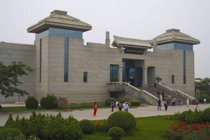 博物馆,横图,彩色,旅游,建筑,西安,中国,亚洲,研究,文化遗产,教育,历史,建筑物,古代,摄影,展览,欣赏,中国文化,陈列,东亚,陕西,陕西省,秦始皇陵,西安市,临潼,骊山,中华人民共和国,省会,西北地区,陕,古远,古代文明,典藏,彩图,旅行,临潼区,传统文化,秦始皇帝陵博物院,bj174