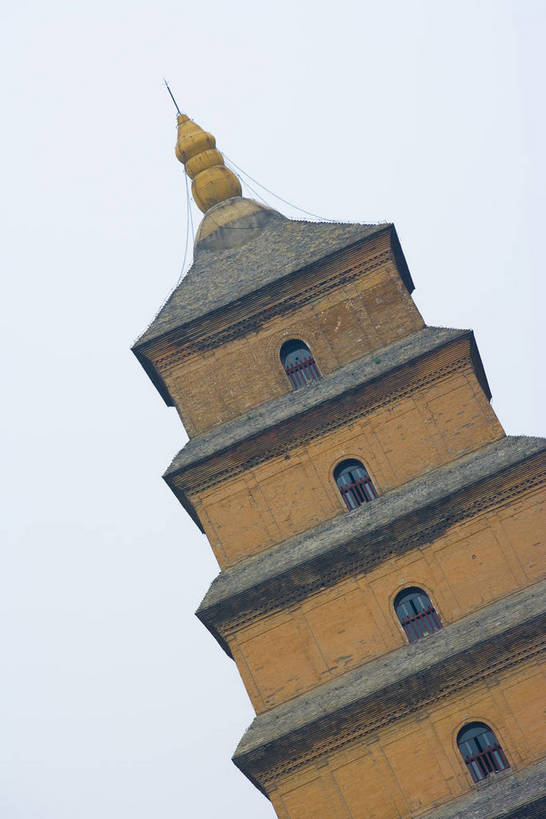 竖图,彩色,室外,白天,背景,旅游,度假,名胜古迹,标志建筑,地标,建筑,大雁塔,西安,中国,亚洲,遗迹,亭子,文化遗产,塔,古迹,历史,文物,娱乐,建设,古建筑,建筑物,古代,享受,休闲,旅游胜地,放松,竖,摄影,古塔,中国文化,古文明,东亚,陕西,中华人民共和国,古远,古代文明,彩图,旅行,传统文化,bj174