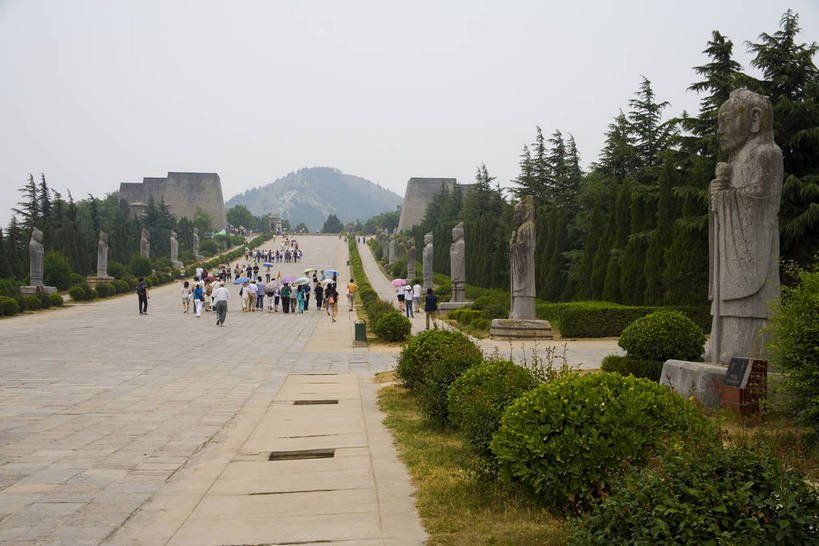 横图,彩色,室外,特写,白天,旅游,石头,道路,建筑,路,雕塑,兵马俑,西安,中国,亚洲,局部,艺术,装饰,雕刻,雕像,浮雕,石子,塑像,图案,图形,泥土,文化遗产,纪念碑,艺术品,历史,建筑物,古代,工艺品,墓地,摄影,纪念,美术,固定,陵墓,中国文化,主题,陈列,东亚,结实,陕西,陕西省,秦始皇陵,西安市,临潼,骊山,中华人民共和国,省会,功能,美学,安稳,牢固,可靠,西北地区,陕,古远,古代文明,巩固,坚固,牢靠,石,石块,彩图,旅行,临潼区,传统文化,秦陵,bj174