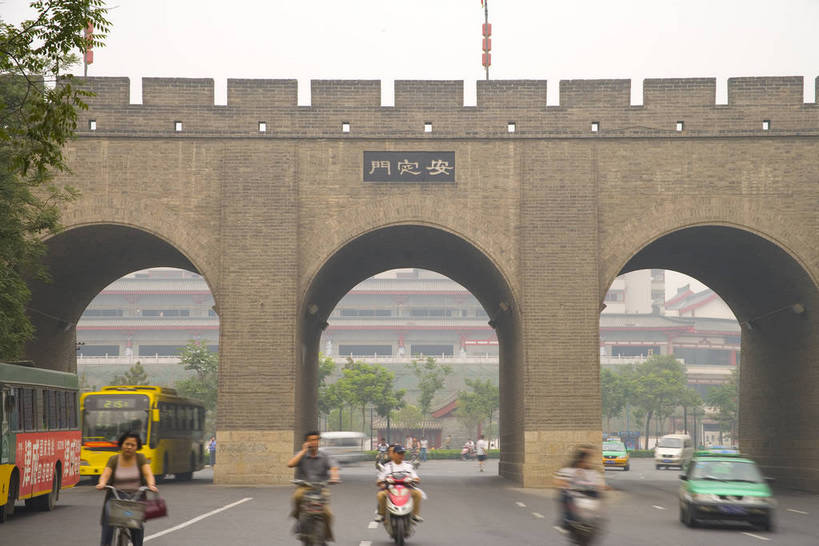 横图,彩色,室外,白天,旅游,安全,城市,建筑,西安,中国,亚洲,墙,文化遗产,防护,历史,城墙,建筑物,古代,摄影,城,固定,中国文化,东亚,结实,陕西,中华人民共和国,安稳,牢固,可靠,古远,古代文明,巩固,坚固,牢靠,彩图,旅行,传统文化,bj174