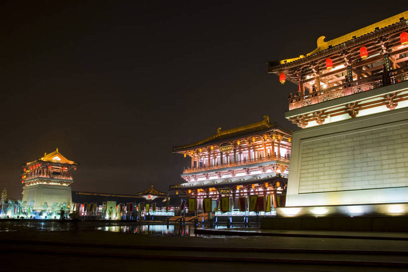 公园,花园,横图,彩色,室外,旅游,奢侈,城市,建筑,夜景,西安,中国,亚洲,亭子,文化遗产,灯光,豪华,宏伟,历史,建筑物,灯,古代,闪耀,摄影,城,严肃,华丽,权威,高贵,中国文化,东亚,陕西,唐朝,中华人民共和国,权力,威严,富丽,权势,朝代,古远,华美,古代文明,势力,尊严,夜,彩图,旅行,传统文化,华侈,奢华,大唐芙蓉园,唐代,bj174