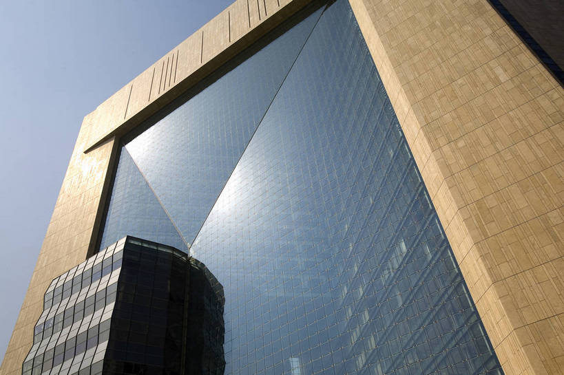 横图,彩色,室外,白天,办公楼,大厦,建筑,北京,中国,亚洲,楼,注视,现代,建筑物,观察,看,商务楼,摄影,观看,察看,关注,中国文化,东亚,发展,中华人民共和国,发达,抬头,仰头,彩图,高楼,传统文化,bj174