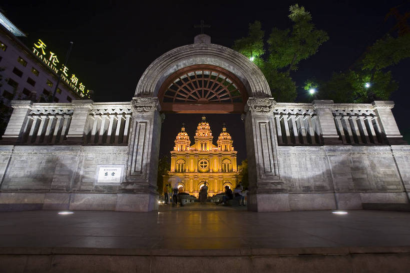 教堂,横图,彩色,室外,建筑,夜景,北京,中国,亚洲,楼,灯光,首都,建筑物,灯,王府井,闪耀,摄影,宗教,东亚,教会,中华人民共和国,东城区,北京市,京,北平,华北地区,王府井大街,夜,彩图,高楼,东堂,王府井天主堂,东城,bj174