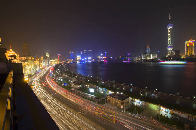 码头,横图,俯视,彩色,室外,旅游,度假,河流,美景,名胜古迹,城市风光,标志建筑,城市,道路,地标,高速公路,建筑,路,夜景,公路,上海,中国,亚洲,遗迹,路标,景观,交通,古迹,文物,娱乐,建设,古建筑,黄浦江,外滩,享受,休闲,旅游胜地,景色,放松,摄影,申,黄浦区,古文明,东亚,浦东发展银行大楼,中山东一路,上海市,中华人民共和国,沪,华东地区,夜,马路,旅行,目的地,黄埔滩,上海外滩,外黄埔滩,高等级公路,bj174